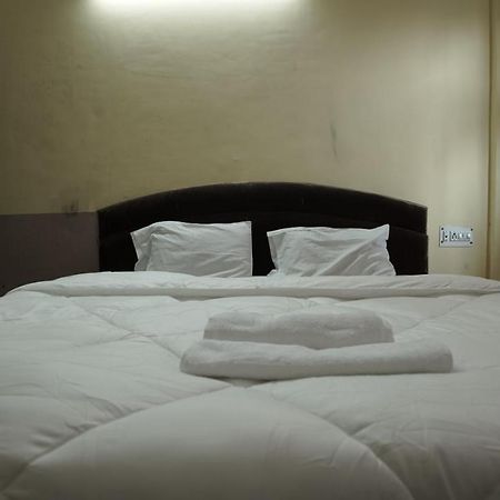 Hotel Mohan By Wb Inn Агра Екстер'єр фото