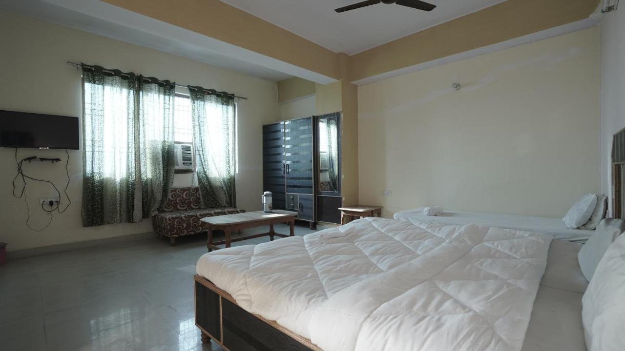 Hotel Mohan By Wb Inn Агра Екстер'єр фото