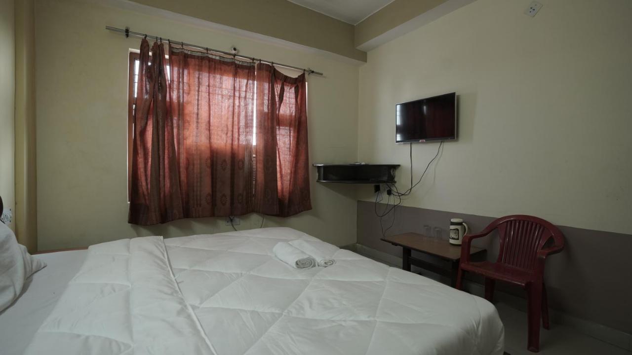 Hotel Mohan By Wb Inn Агра Екстер'єр фото