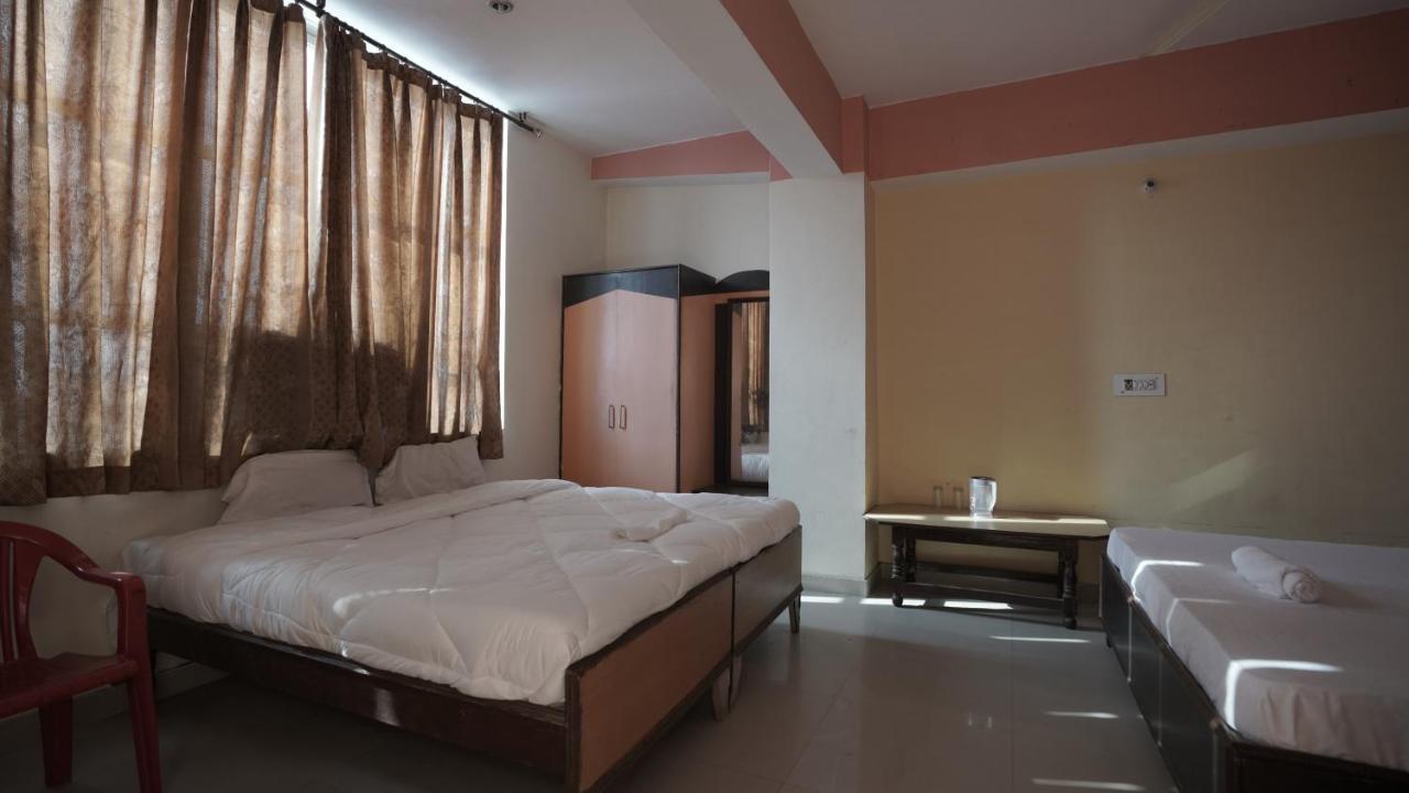 Hotel Mohan By Wb Inn Агра Екстер'єр фото